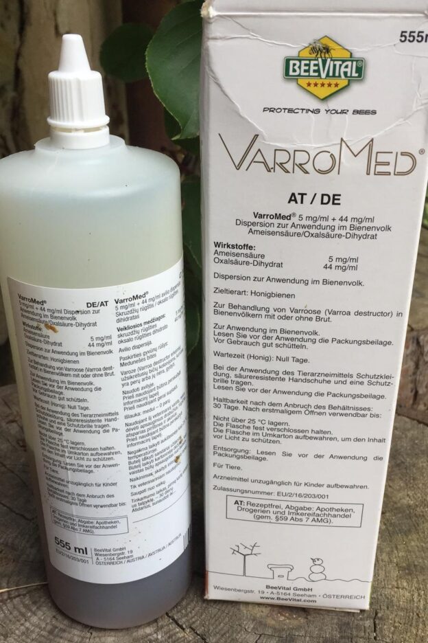 Abbildung VarroMed Flasche mit Umkarton
