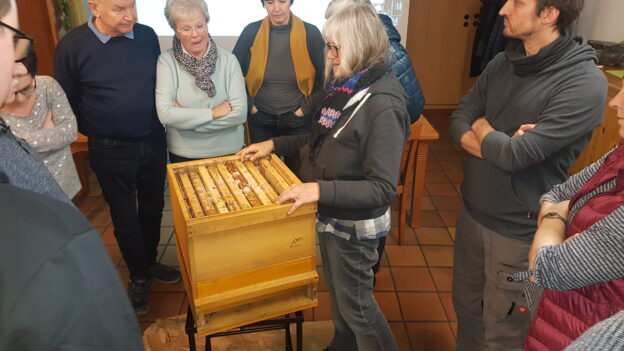 BSV Monika Reichel mit Bienenbeute